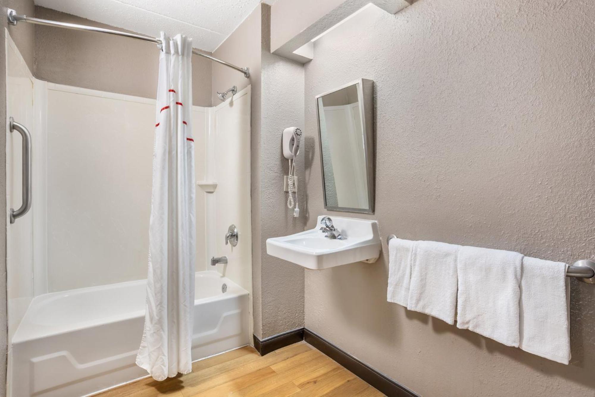 Red Roof Inn Tinton Falls-Jersey Shore Esterno foto